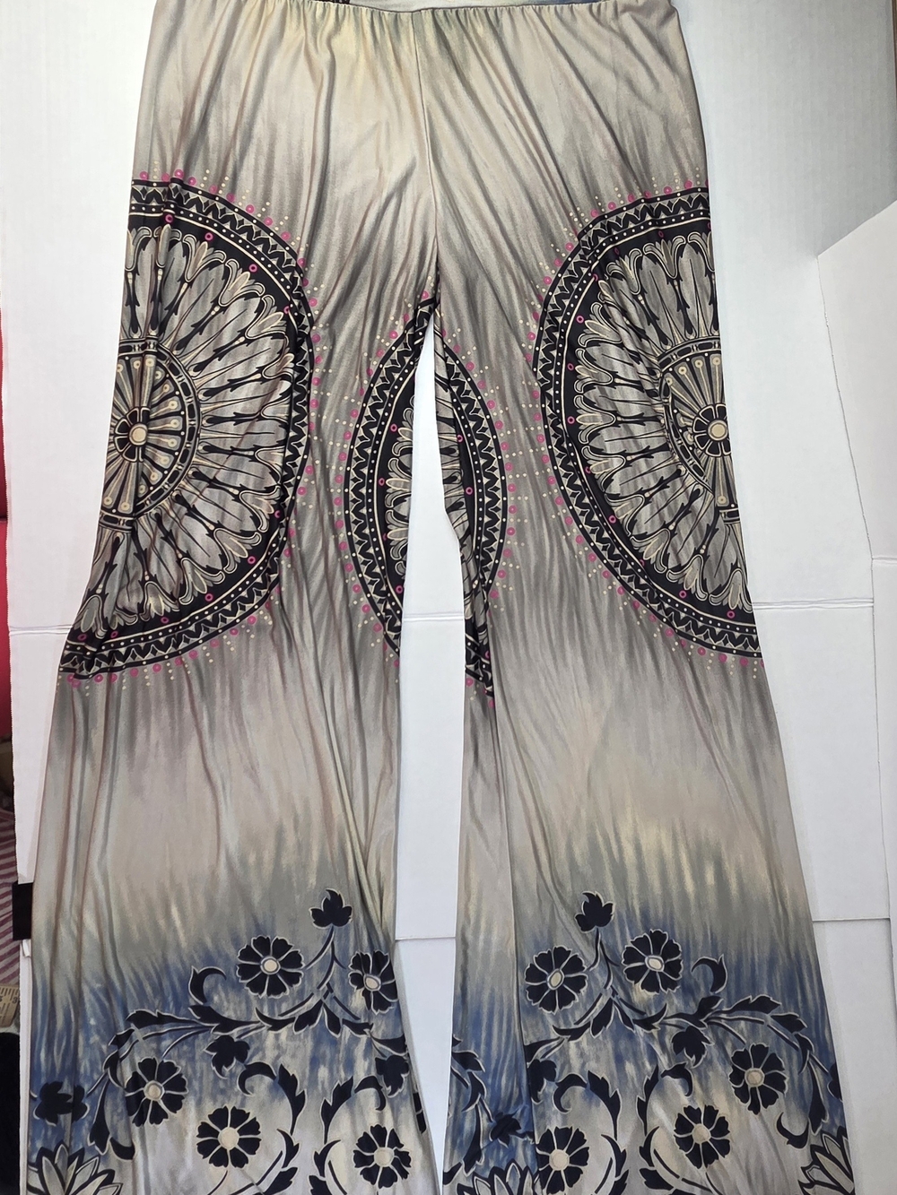Boho Flow Pants with Mandala & Floral Print in Taupe and Black - Picture 4 of 13